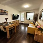 Mountain Resident - Relax S Wellness, Terasou A Soukromou Garazi Διαμέρισμα