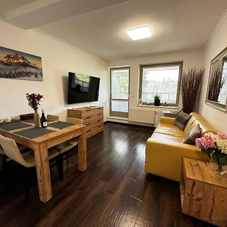 Mountain Resident - Wellness, Terasa & Garaz V Cene, Moznost Snidane Apartment