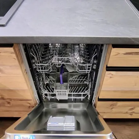 Mountain Resident - Relax S Wellness, Terasou A Soukromou Garáží Apartamento *